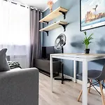 Apartment Close *